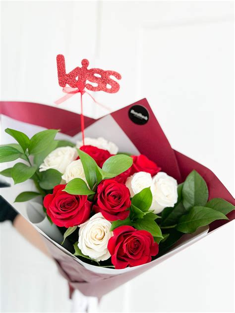 True Love · Roses Bouquet • Floralbash