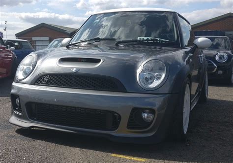 Putting R56 Bonnet And Bumper On A R53