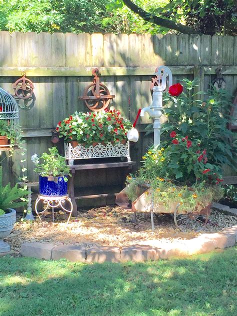 Pin By Brenda Townzen On Summer 2017 Easy Garden Whimsical Garden
