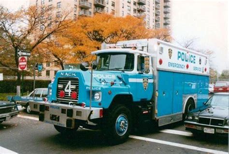 Nypd Esu Truck 4 Mack Police Cars Police Truck Old Police Cars