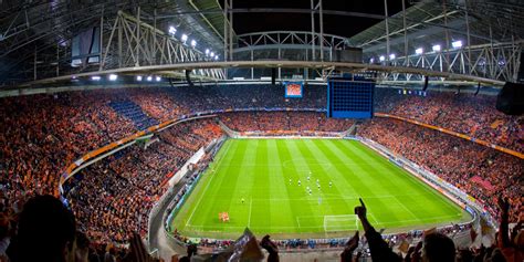Dutchy is de mascotte en allergrootste fan van het nederlands elftal. Nederlands elftal kan rekenen op volle Arena ...