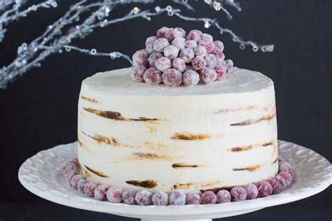 Have you ever had really great red velvet cake? Red Velvet Cake with White Chocolate Frosting and Sugared Cranberries | Fodmap dessert recipe ...
