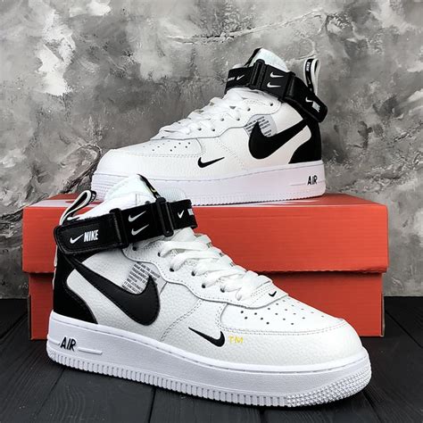 Sintético 100 Foto Nike Air Force 1 Mid Lv8 Utility Mirada Tensa 102023