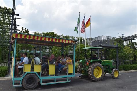 Perbadanan kemajuan pertanian selangor (malaysian trading company). 292 - PERBADANAN KEMAJUAN PERTANIAN SELANGOR