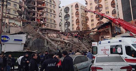 Terremoto In Turchia Revocato L Allarme Tsunami In Sicilia