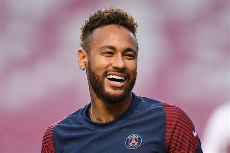| see more about neymar, psg and football. Año nuevo acompañado: Neymar Jr., en un romance con una ...