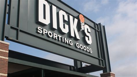 Dicks Sporting Goods Stock Earnings Store Closing 440 Gun Departments