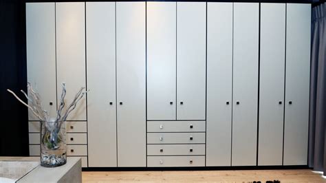 Let us design your bedroom cupboards, incorporating the latest trends, to ensure functionality and practicality. Bedroom Cupboards & Closets in Gauteng | Cupboard Craft