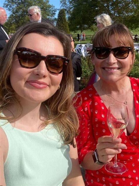 Lorraine Kelly Admits Worries Over Husband Buying Jewellery ‘ive Never