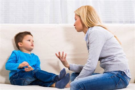 Imágenes Una Madre Hablando Con Su Hijo Madre E Hijo