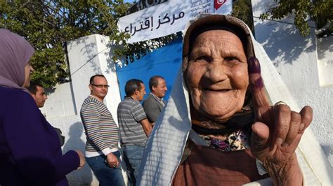 tunisia elections raise global hopes for arab democracy cnn