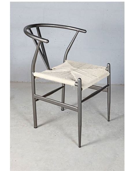 This is possible by the 130 mm wide saddle shell, which allows a significant flex due to the smart layer construction. Design Stuhl Plettenberg Rattan Gartenstuhl - www.jabulo.de