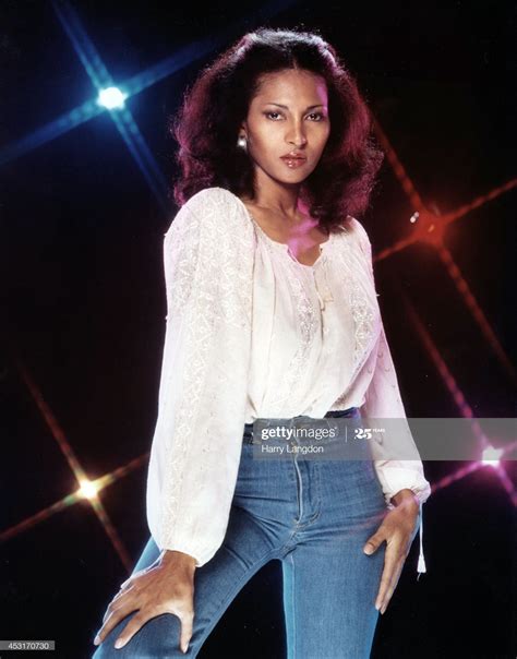 News Photo Actress Pam Grier Poses For A Portrait In In Vintage Black Glamour Vintage