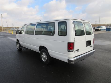 2013 Econoline Ford 14 Passenger Van