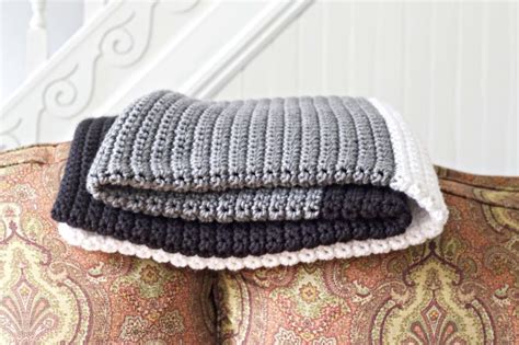 I was able to complete each one, over the course of 2 weeks, working on them in the. The Sweeter Side of Mommyhood » Extra Large Chunky Crochet ...