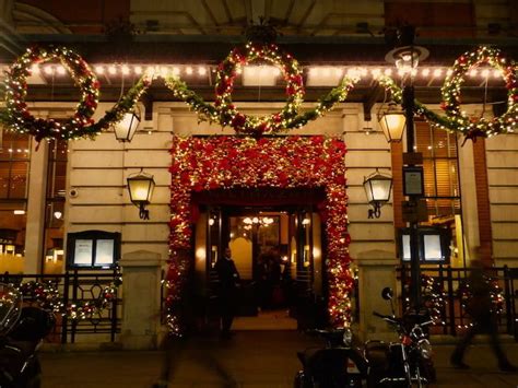 Classy christmas is the collective name for the eleventh and twelfth episodes of the seventh season of the american comedy television series the office, and the show's 137th and 138th episodes overall. In Photos: Covent Garden's Christmas 2018 Lights And ...