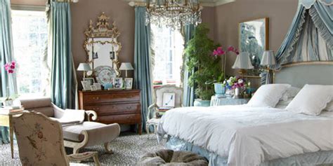 To create a romantic bedroom that plays the grand stage for your magical valentine's day a dreamy room with candles. How to Make a Room Romantic - Romantic Decorating