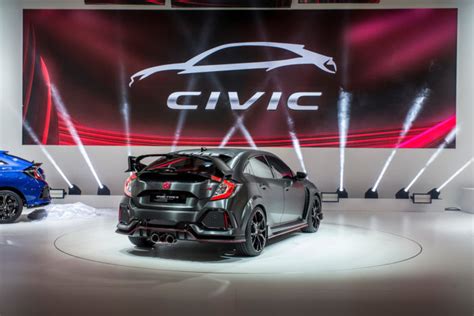 El segundo modelo de producción de rimac cuenta con cuatro motores. 2017 Civic Type-R Prototype HD Photo Gallery - X Auto