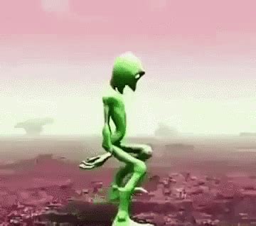 Kwekwekwek Gif Alien Makhlukhijau Joget Discover Share Gifs In