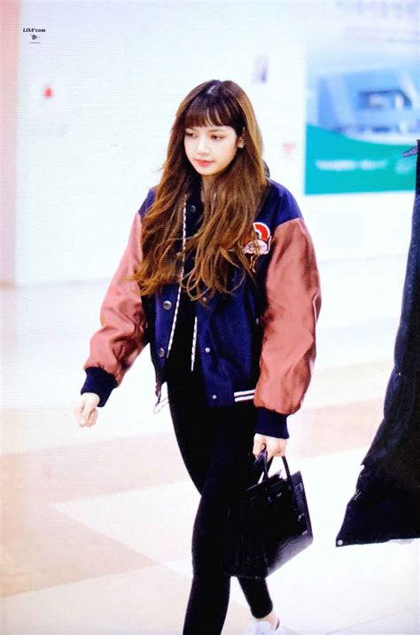 Blackpink Lisa Just Arrived At Gmp Airport Wearing Her Nonagon Collection