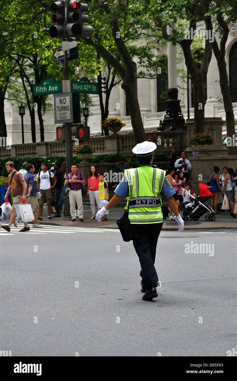 Traffic Cop New York City Usa Stock Photo Alamy