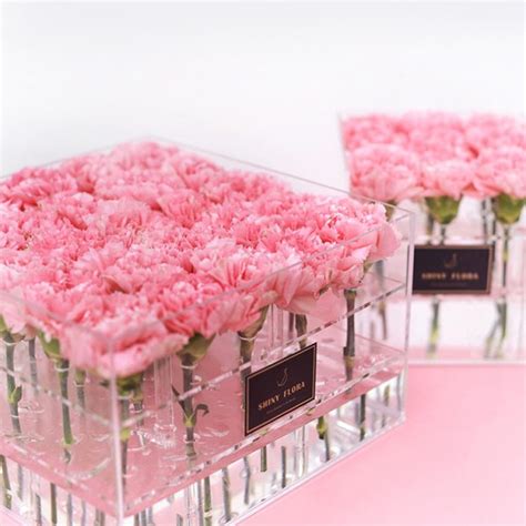 The dried flower bar is a collection of dried and preserved flowers carefully curated and arranged in keepsake boxes. Wholesale Transparent Acrylic Display Gift Box, Clear ...