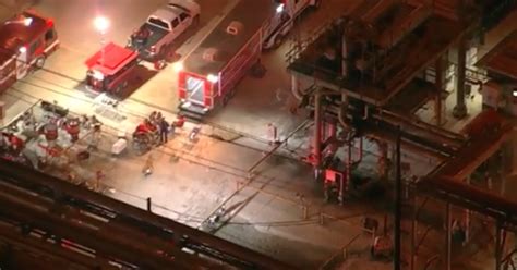 4 Hurt In Houston Area Exxonmobil Refinery Fire Cbs Texas