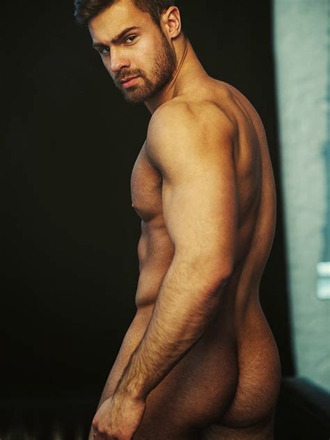 Il Modello Kirill Dowidoff Posa Completamente Nudo Foto Jimi Paradise
