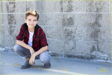How old is max from fuller house. Fuller House's Elias Harger Says Things Are About To Get ...