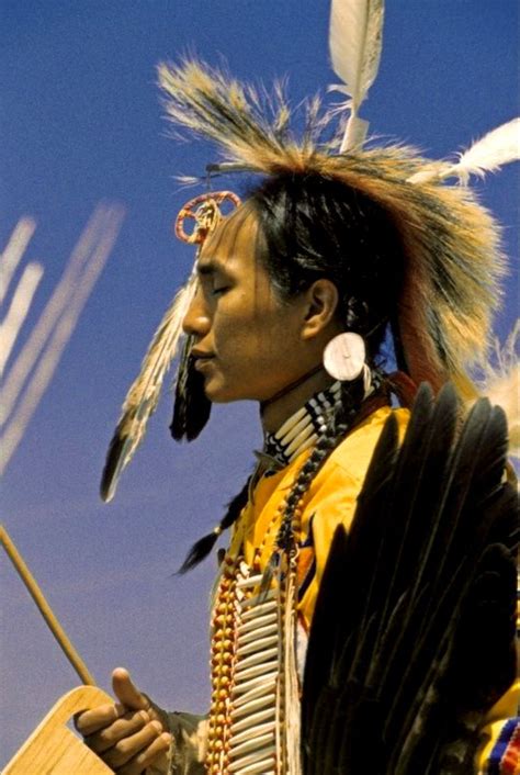 Épinglé Par Rich Tobin Sur Native American Regalia Tribus Amérindiennes Indien Amerique