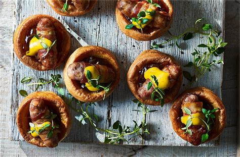 Toad in the hole is already a very easy recipe, but here's why this recipe is specifially easy: Mini Toad In The Hole Recipe | Christmas Canapes | Tesco ...