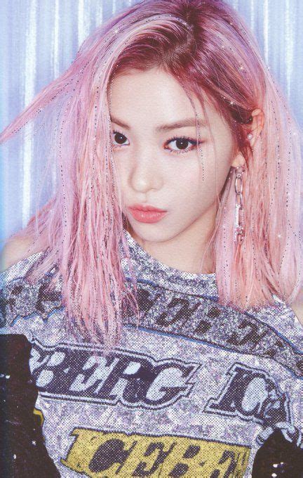 190803— Itzy 1st Mini Album Photobook Ryujin Itzy Pink Hair Beauty