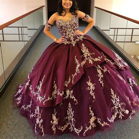 Classy Burgundy Ball Gown Quinceanera Dresses Sweetheart Neck Appliques