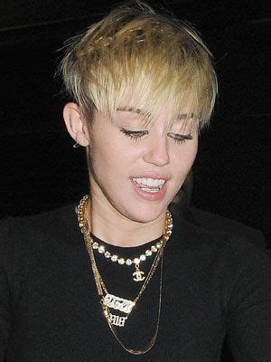 Miley cyrus is an american singer and songwriter. Miley Cyrus's 7 crop styles | Miley cyrus short hair ...