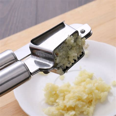 Stainless Steel Crusher Garlic Presses Gadget Fruit Vegetable Squeeze