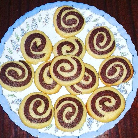 Chocolate And Vanilla Swirl Cookies