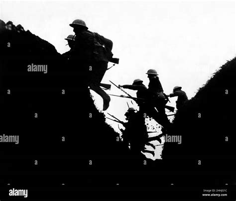 Trincheras De La Guerra Mundial 1 Imágenes De Stock En Blanco Y Negro Página 2 Alamy