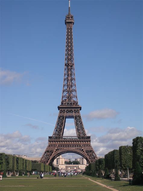 Eiffel Tower France Tourist Attractions These Golden Statues Can Be