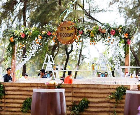 20 Wedding Bar Decor Ideas for Both Indoor and Outdoor Wedding Functions