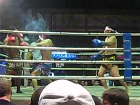 Man Blindfold Muay Thai Fight Youtube