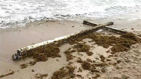Giant Cross Washes Up On Fl Beach Latest News Videos Fox News