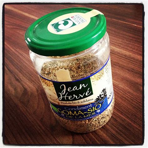 Also spelled gomasio) is a dry condiment, similar to furikake, made from unhulled sesame seeds (ごま, goma) and salt (塩, shio). Gomasio - condiment à base de sésame, algues et sel ...