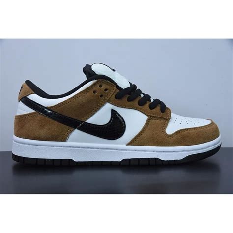 Baskets X Sb Dunk Low Pro Gs Trail End Brown Sneakers 304292 102 Homme