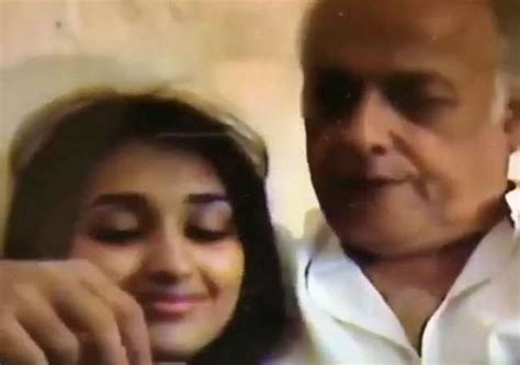 An Old Video Of Mahesh Bhatt With Jiah Khan Goes Viral Ibtimes India
