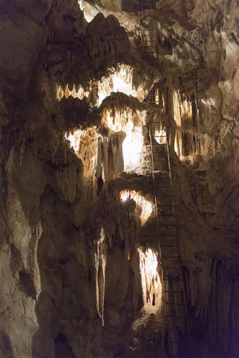 Explore Australia — The Jenolan Caves Are Limestone Caves