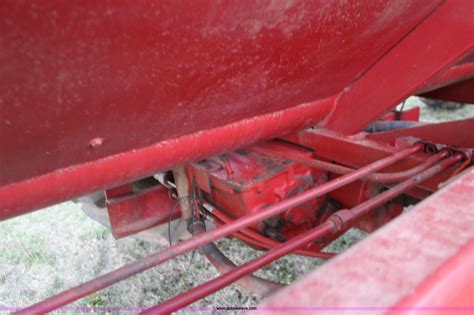 International 915 Self Propelled Grain Cart In Hazelton Ks Item