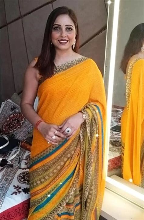 11 beautiful hot photos of khushboo kamal in saree wiki bio films tv shows instagram