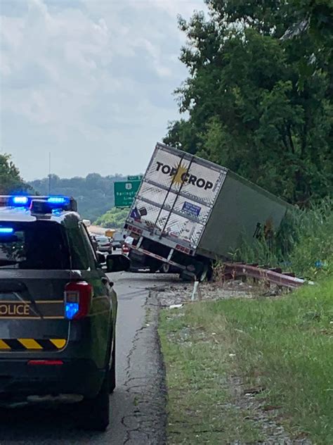 Tractor Trailer Accident Snarls I-476 Traffic - Broomall Fire Company