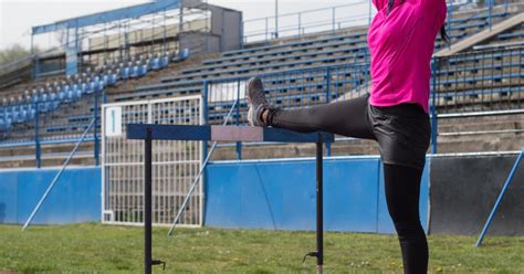 You can enter a value in either the feet or meters input fields. How to Run a Faster 300-Meter Hurdle | LIVESTRONG.COM