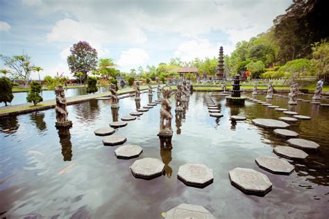 Tirtagangga Bali Insel Wasserpalast Auf Stockfoto Bild Von Süd Architektur 34950232